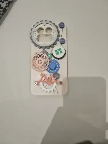 Mobile mechanical phone case - Clockwork power — Image 2 of 9