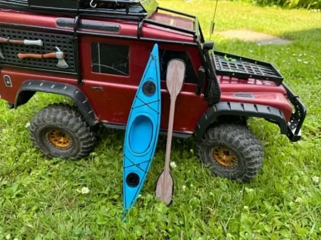 Kayak with paddle 1:10 for Traxxas TRX 4 Defender — Image 3 of 8