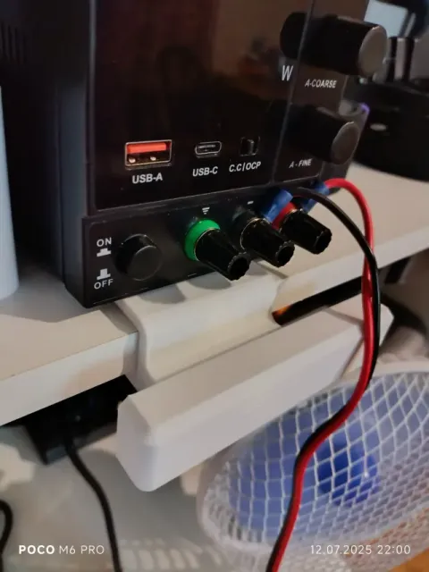 Laboratory power supply wire holder for table 16mm — Image 3 of 4