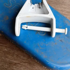 pool vacuum cleaner holder