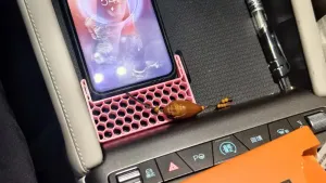 BYD 元up 手机支架