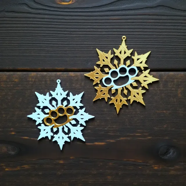 Christmas tree ornament "Brass knuckles" — Фото 2 из 6