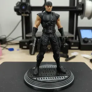 Solid Snake: Legendary Infiltrator Figure