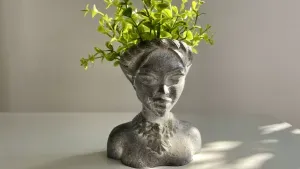 ELF QUEEN FLOWER POT / VASE