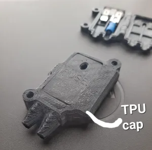 Blade type fuse box
