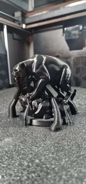 puma attack sculpture — Image 7 of 8