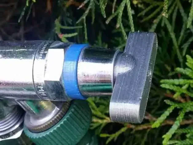 Small Outdoor Faucet Key Handle — Image 4 of 6