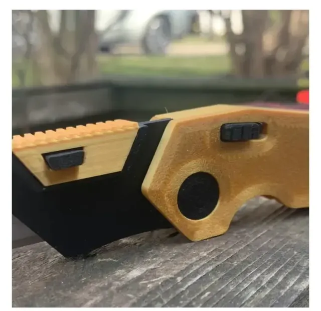 Folding Pocket Knife — Image 4 of 9