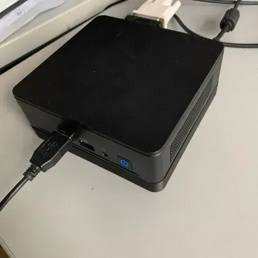 Intel Nuc 12 Slim 2.5'' Sata SSD Adapter Shield — Фото 4 из 7