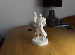 Medic – Team Fortress 2 Character Figurine