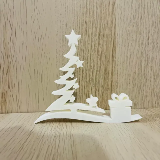 Stylized Christmas Tree with Gift Box – Festive Decoration — Фото 2 из 3