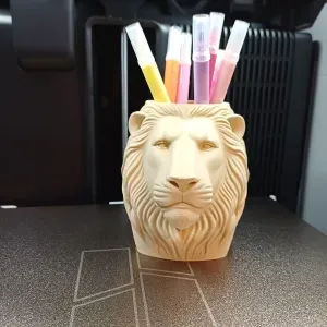 Leo the Majestic Pen Holder