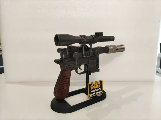 Han Solo DL-44 Blaster - A New Hope Version — Фото 2 из 9