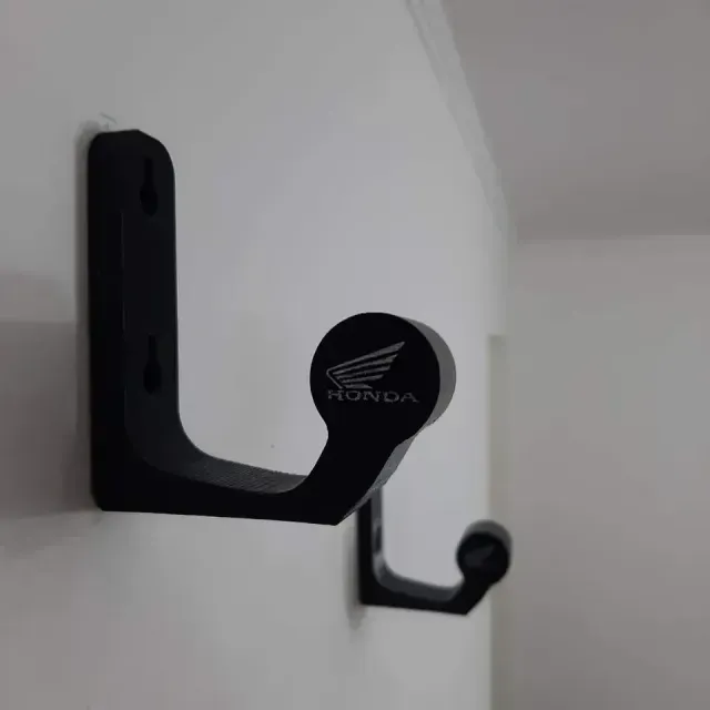 Helmet holder — Image 2 of 4