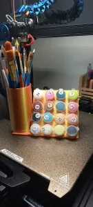 small paints holder