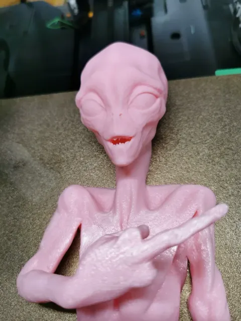 FLIP OFF ALIEN WALL ART - PERFECT FOR HALLOWEEN! — Image 5 of 8