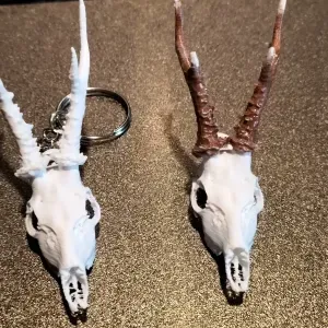 goat keychain (horned)