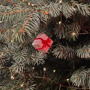 90s small gift box ornament