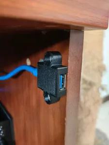 Корпус-крепление для USB-F разъема/USB-F connector housing a