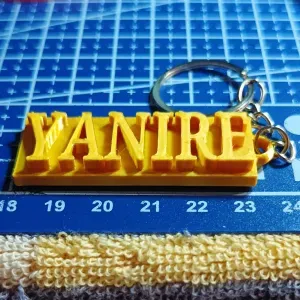 Keychain with the name Yanire