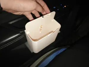 Magnetic Flip-Top Car Trash Can