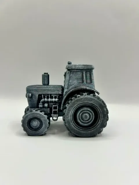 tractor — Image 3 of 7