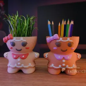 Gingerbread Christmas Girl flowerpot pencilholder organizer