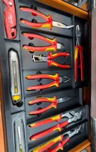Gridfinity Knipex 86 06 250 Pliers Wrench Cutout - splitted