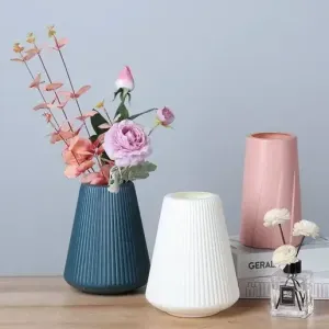 SLOPE VASE