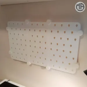 Wall storage board