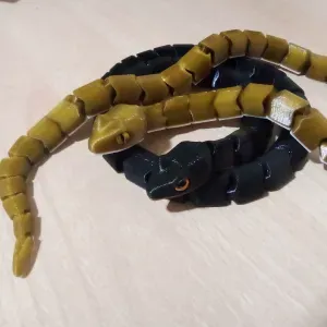 Articulated Grass Snake (Natrix) Fidget Toy - Realistic Flexible