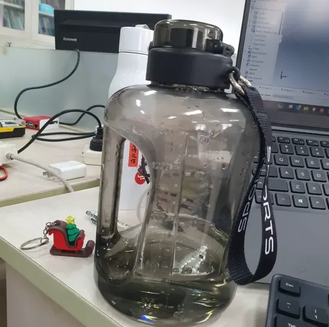 1.5L water bottle — Image 6 of 7