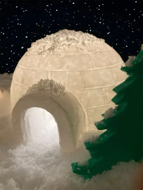 Igloo Night Light - Semi-Low Poly — Image 2 of 9
