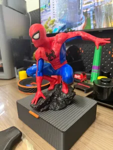 Spiderman - crouching pose