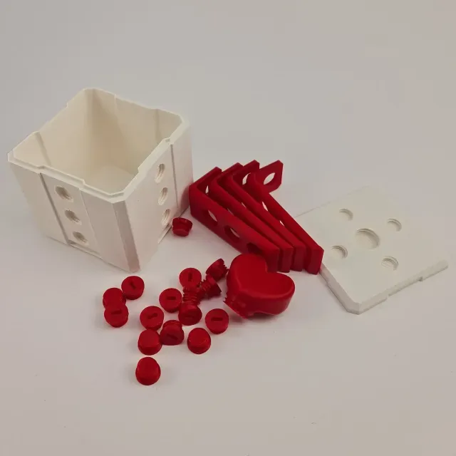 Gift Box With Hearth Locked with 16 Screws — Фото 6 из 9