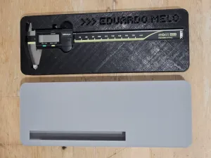 Caja protectora para calibre Mitutoyo.