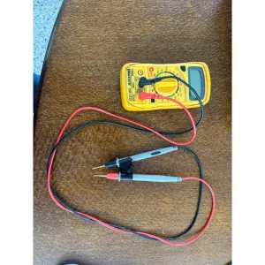 Adjustable / lockable multimeter probes connector