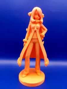 Cynthia (Pokemon) figurine