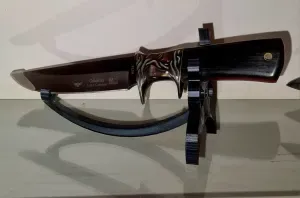 minimalistic knife stand