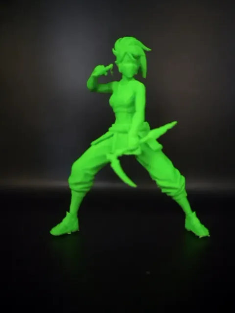Akali figure — Image 2 of 2