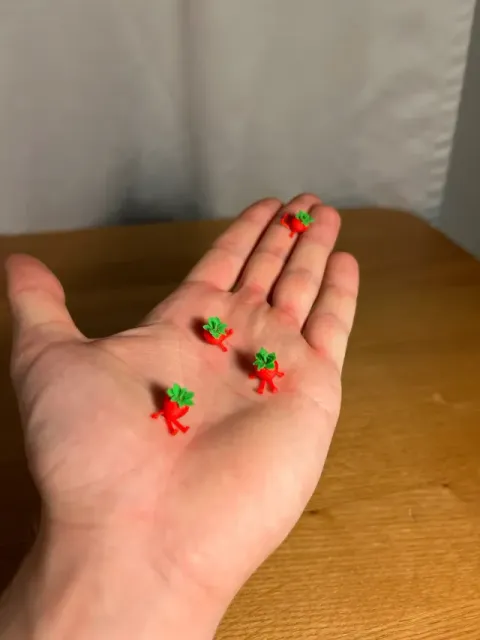 Mini Strawberry Buddy — Фото 2 из 4