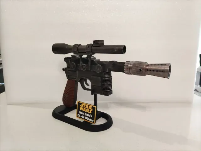 Han Solo DL-44 Blaster - A New Hope Version — Фото 3 из 9
