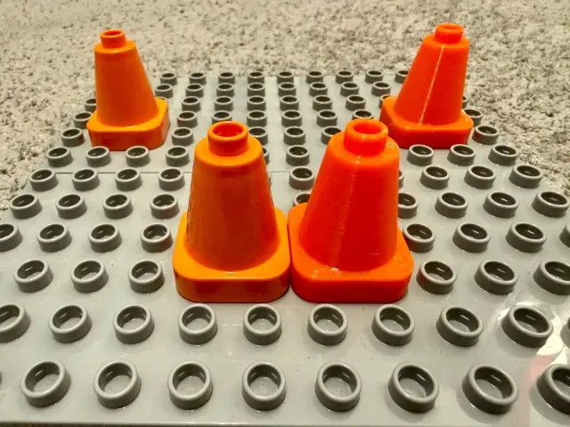 Traffic cone (Lego Duplo compatible) - no supports — Фото 2 из 5