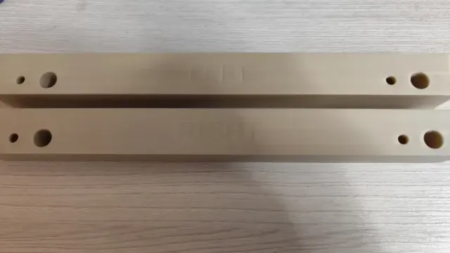 Guide rails for PEI heating plates (mounting under the desk) — Image 5 of 8