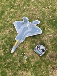 Lockheed Martin F-22 Raptor 700mm span EDF Flyable RC Jet
