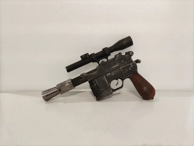 Han Solo DL-44 Blaster - A New Hope Version — Фото 8 из 9