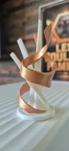 Sculpture baton ruban moderne elegant