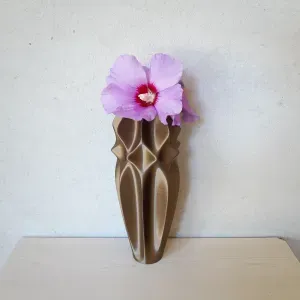 Pointed vase