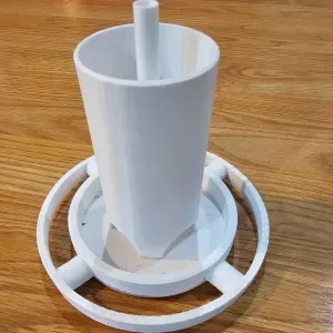 Hanging bird feeder