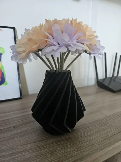 Modern Geometric Vase / Modern Geometric Vase — Фото 2 из 6